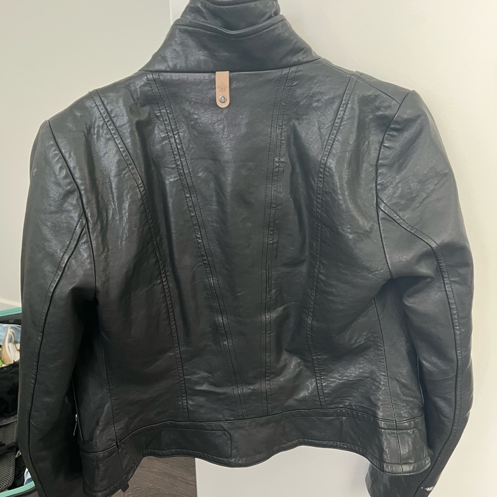 Mackage kenya leather jacket in XS.